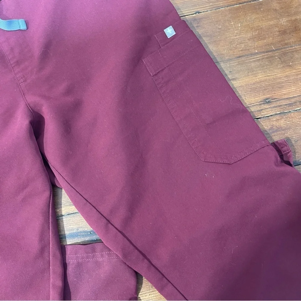 Figs Red Cargo scrub Pants technical collection Fit medium